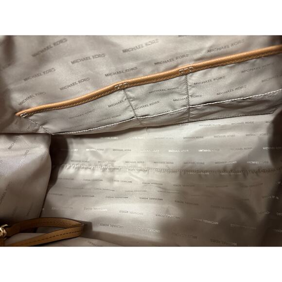 Michael Kors Jet Set Duffel - Picture 6 of 14